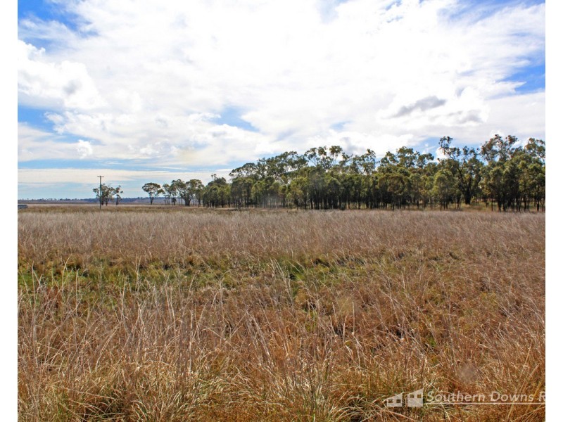 49 Station Street, Hendon QLD 4362