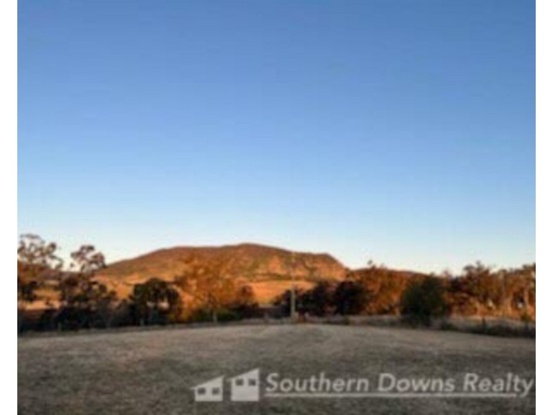 11 Clematis Street, Emu Vale QLD 4371