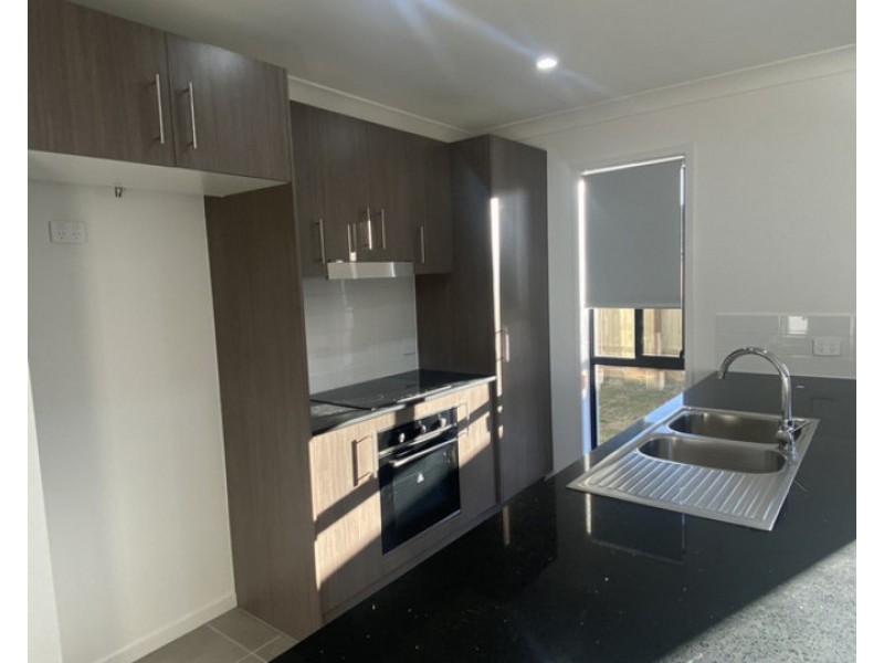10-12 Compass Court, Warwick QLD 4370