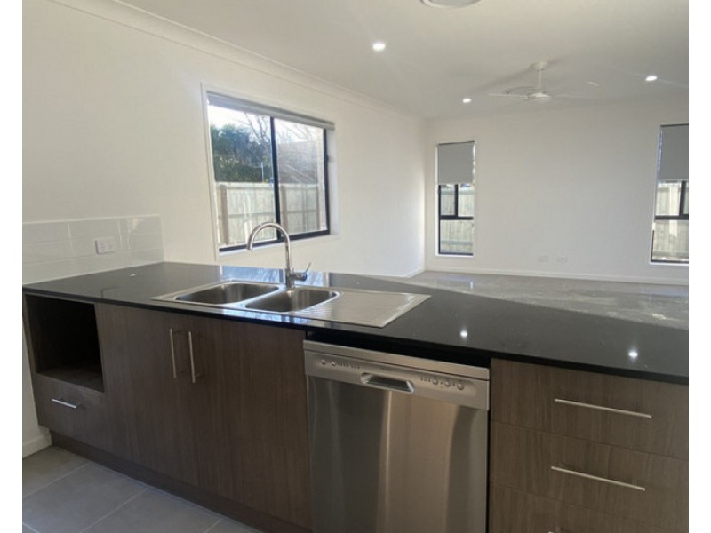 10-12 Compass Court, Warwick QLD 4370