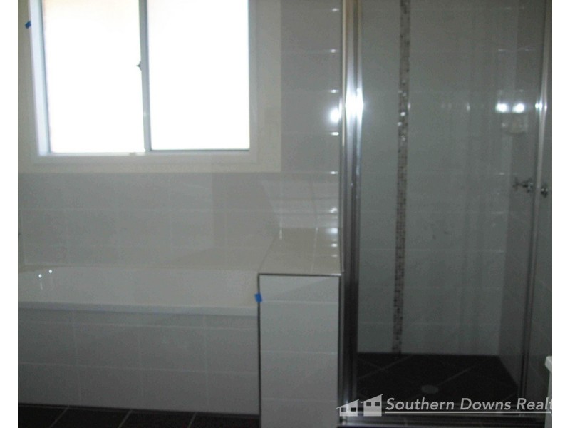 1 Olsen Street, Warwick QLD 4370
