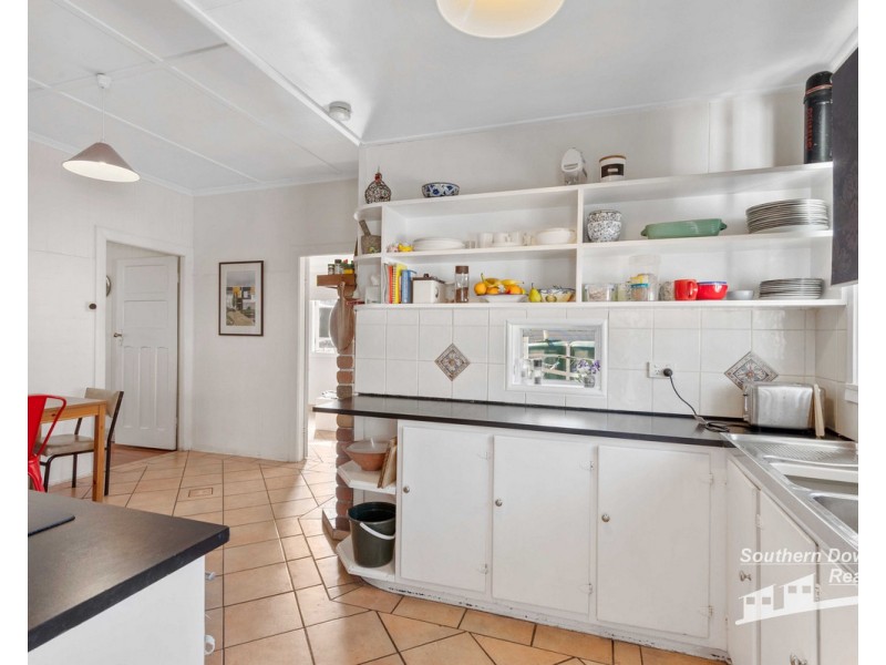 64 Wantley Street, Warwick QLD 4370