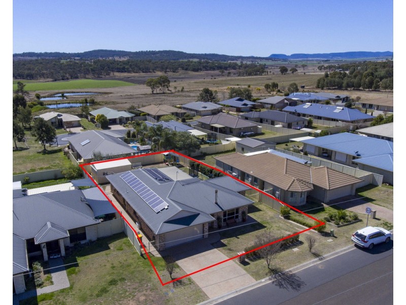 203 Ogilvie Road, Warwick QLD 4370