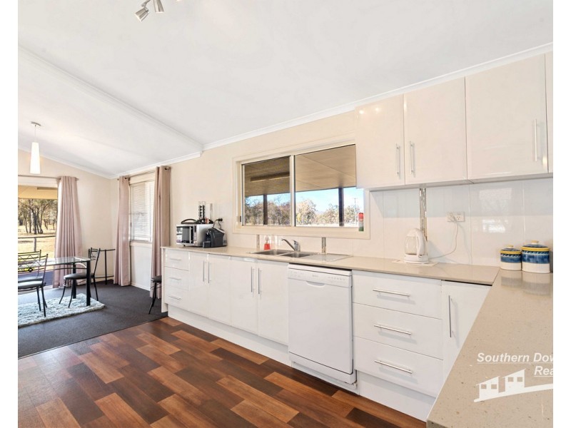 169 Big Hill Road, Pratten QLD 4370