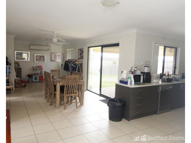 9 Lomandra Court, Womina QLD 4370