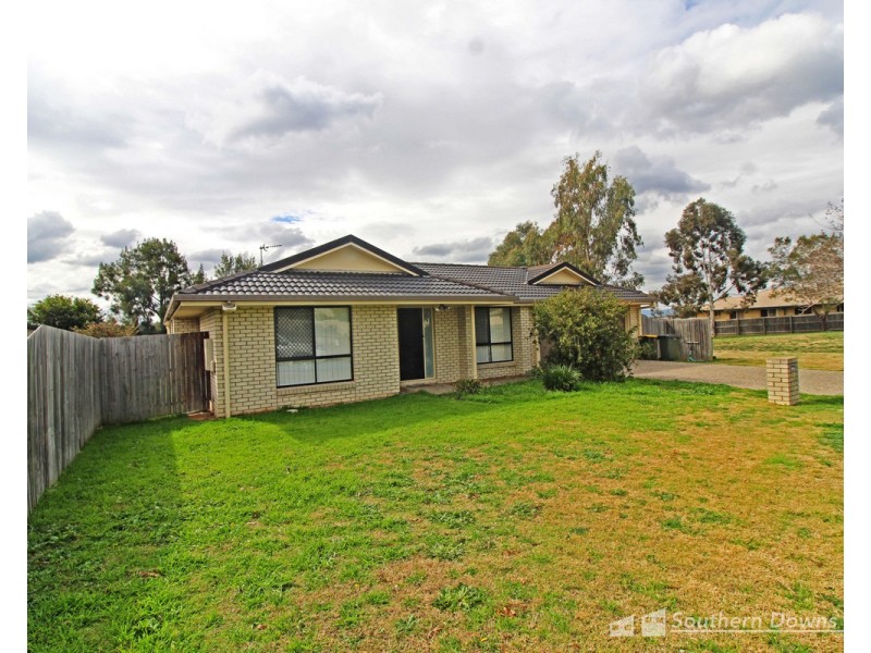 9 Lomandra Court, Womina QLD 4370