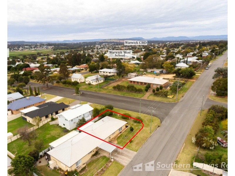 1/121 Locke Street, Warwick QLD 4370