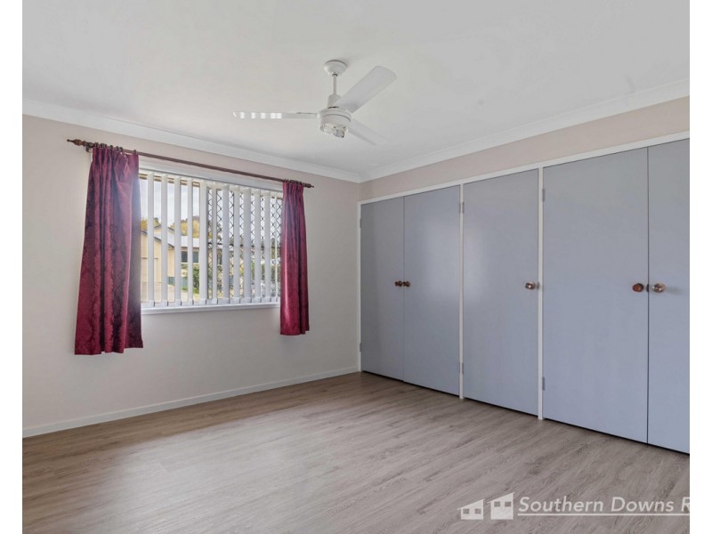 1/121 Locke Street, Warwick QLD 4370