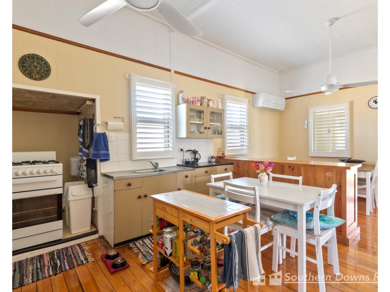 66 Myrtle Avenue, Warwick QLD 4370