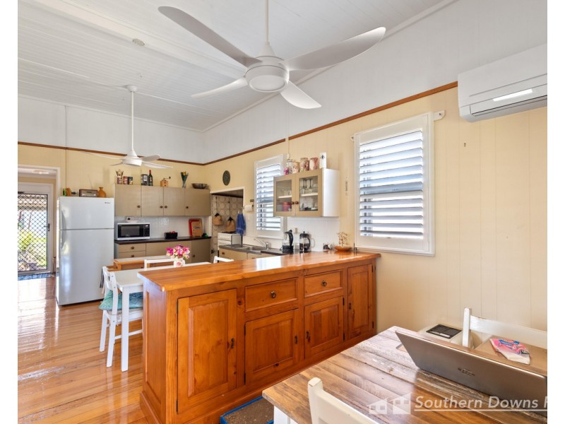 66 Myrtle Avenue, Warwick QLD 4370
