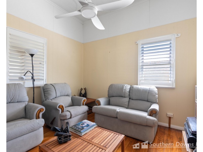 66 Myrtle Avenue, Warwick QLD 4370