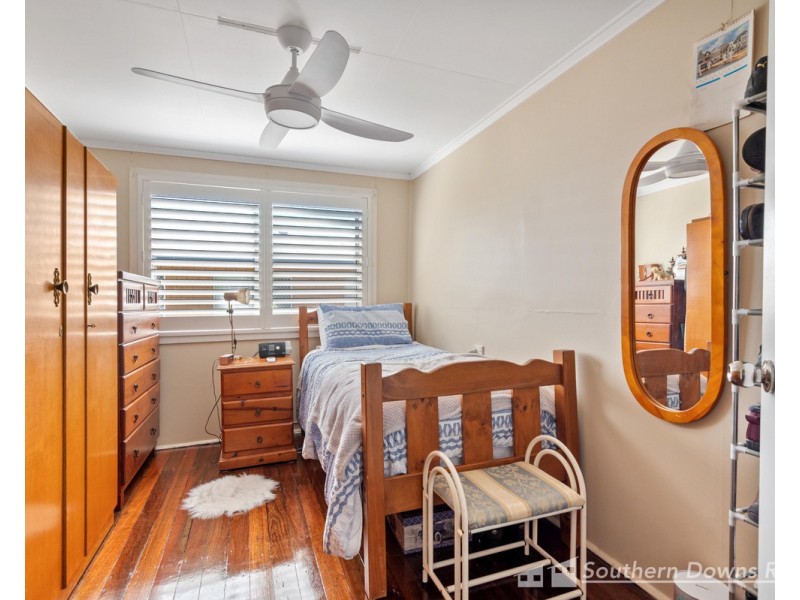 66 Myrtle Avenue, Warwick QLD 4370