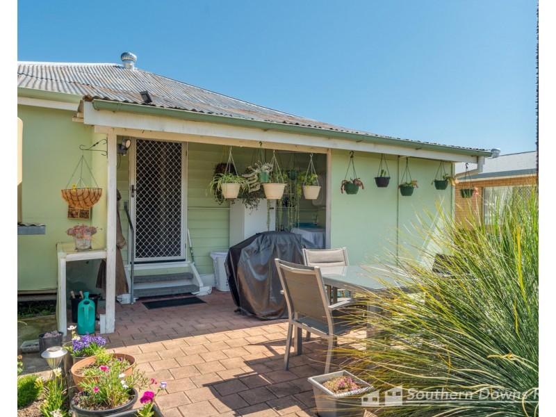 66 Myrtle Avenue, Warwick QLD 4370