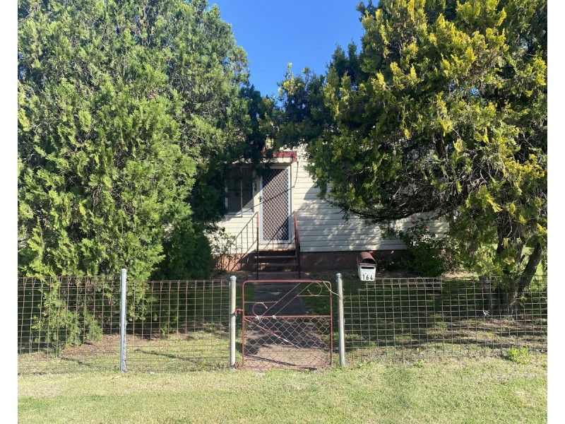 164 Wood Street, Warwick QLD 4370