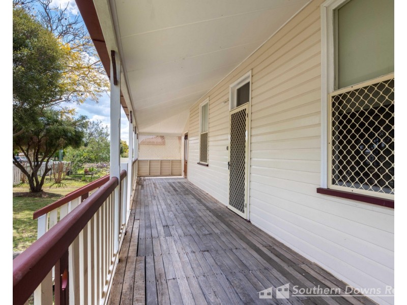 90 Guy Street, Warwick QLD 4370