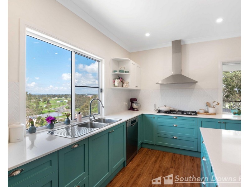 13 Weewondilla Road, Warwick QLD 4370