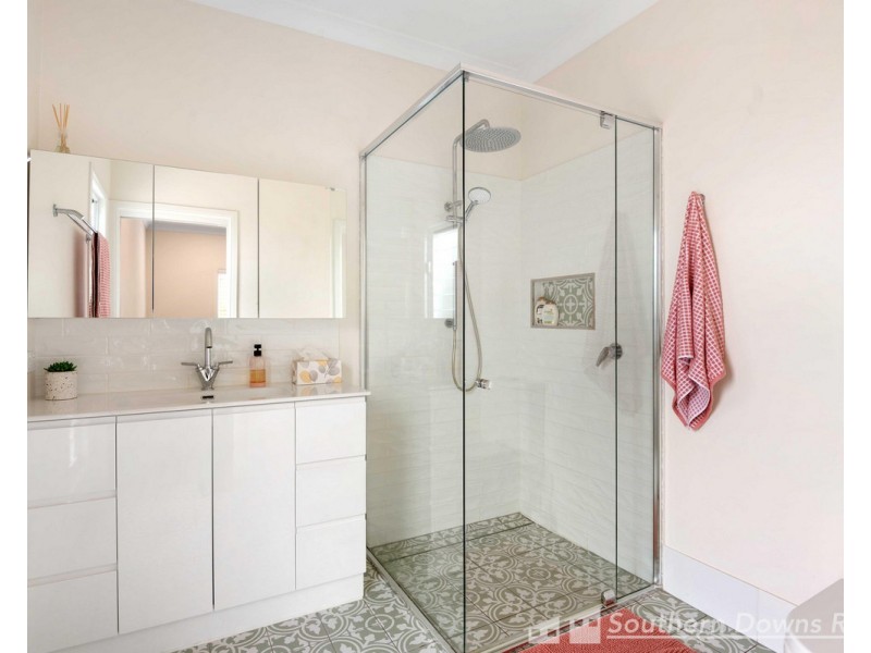 13 Weewondilla Road, Warwick QLD 4370