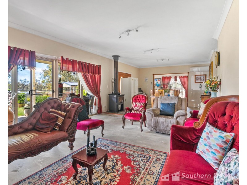 10 Elliot Street, Pratten QLD 4370
