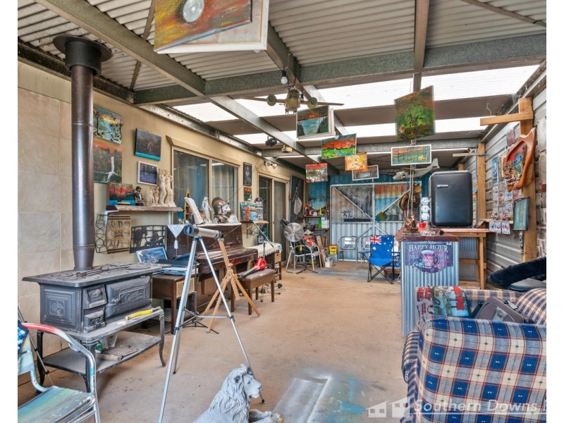 10 Elliot Street, Pratten QLD 4370