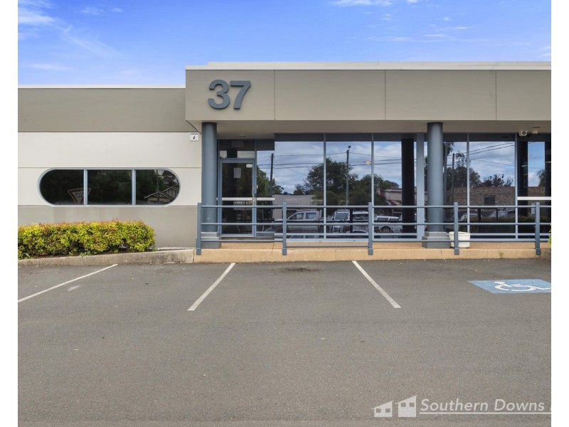 37 Albion Street, Warwick QLD 4370