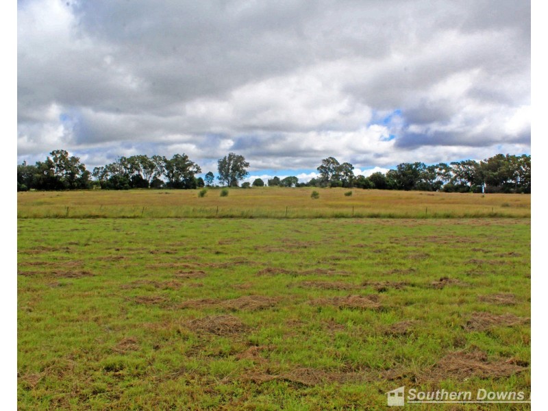 72 Cnr Dight & Busch Road, Rosenthal Heights QLD 4370