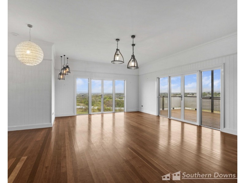 96 Glen Road, Rosenthal Heights QLD 4370