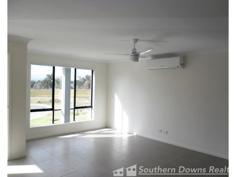 3 Bond Place, Warwick QLD 4370