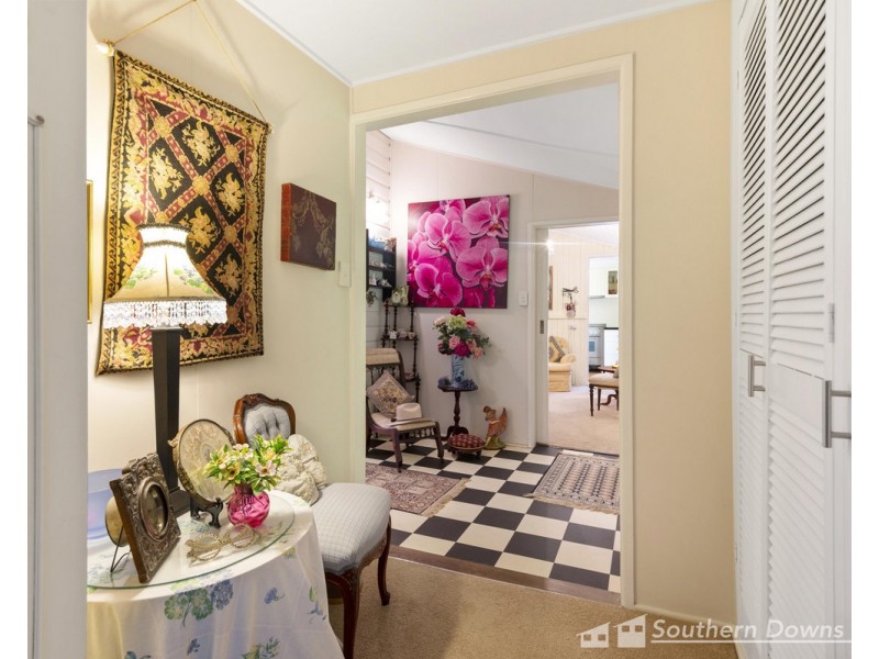 54 Locke Street, Warwick QLD 4370