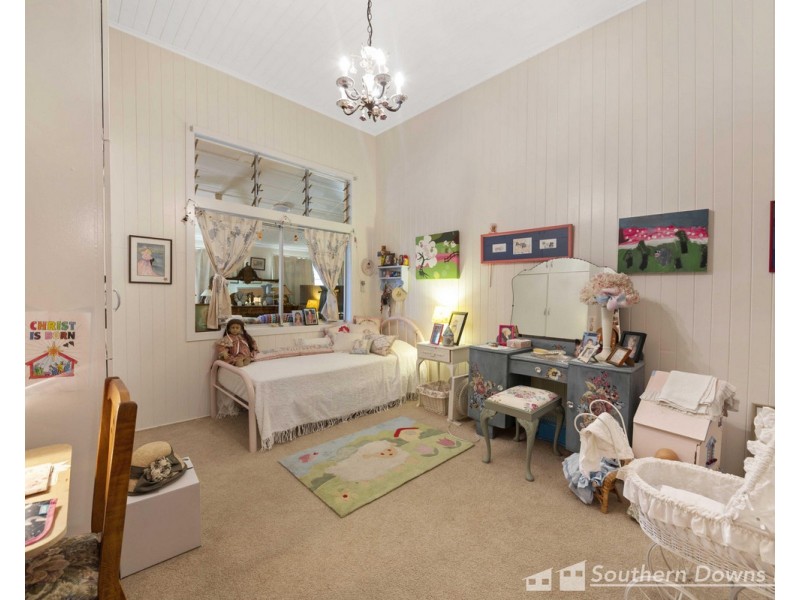 54 Locke Street, Warwick QLD 4370