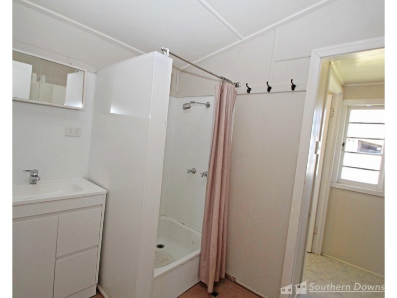 1 Clarke Street, Warwick QLD 4370