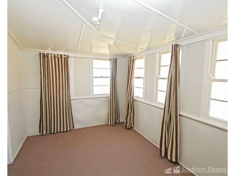 1 Clarke Street, Warwick QLD 4370