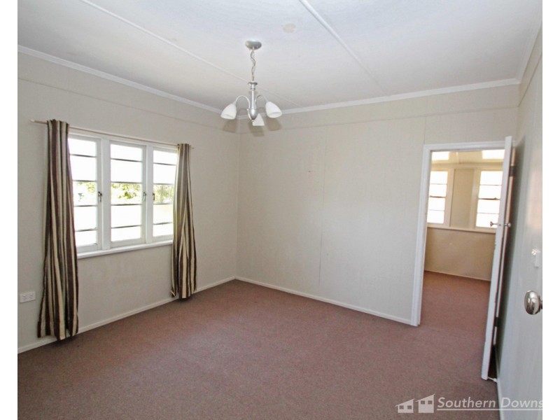 1 Clarke Street, Warwick QLD 4370