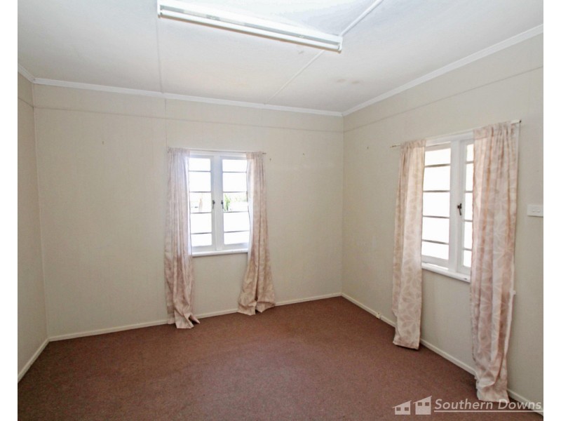 1 Clarke Street, Warwick QLD 4370