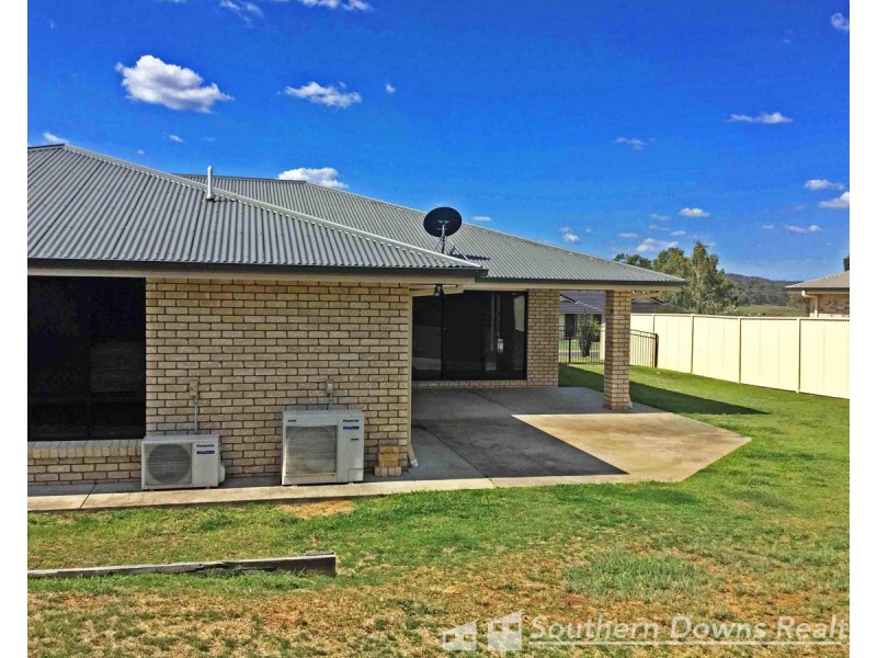 6 Lomandra Court, Womina QLD 4370