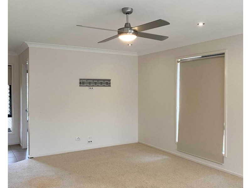 6 Lomandra Court, Womina QLD 4370