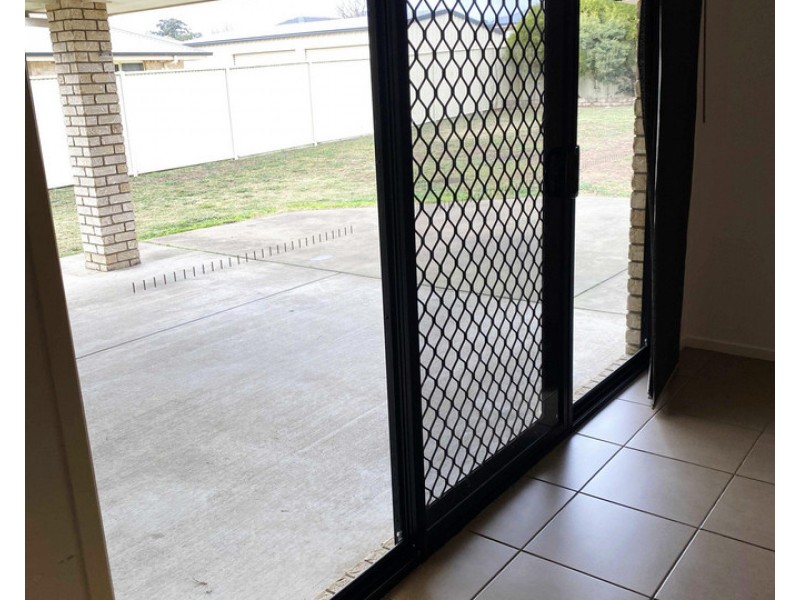 6 Lomandra Court, Womina QLD 4370