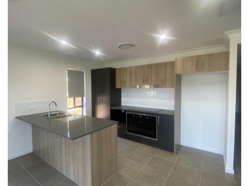 1/4 Meridian Drive, Warwick QLD 4370