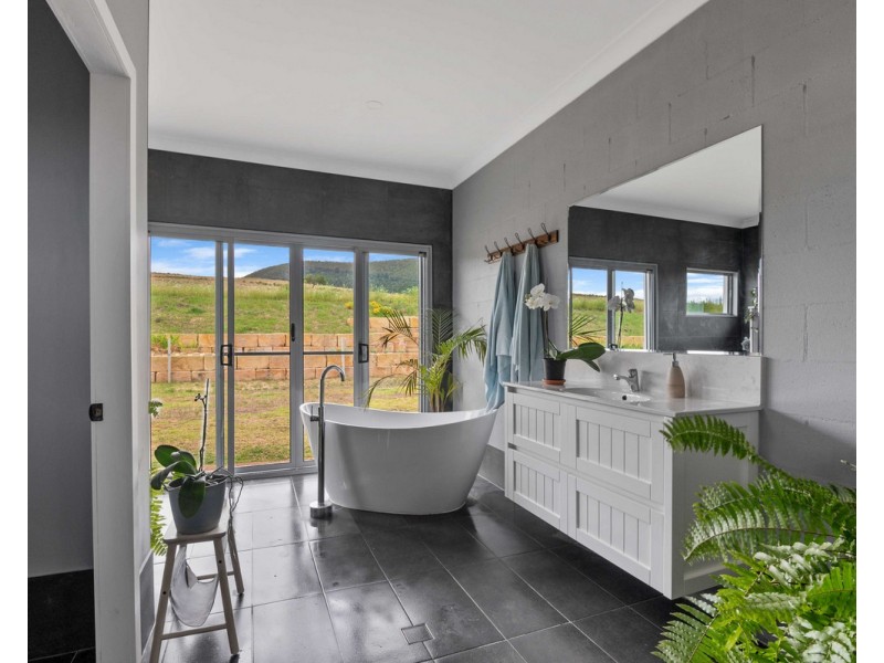 213 Upper Freestone Mt Sturt Road, Yangan QLD 4371