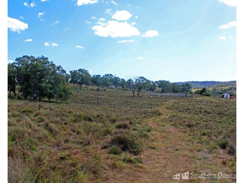 1061 Connolly Dam Road, Silverwood QLD 4370