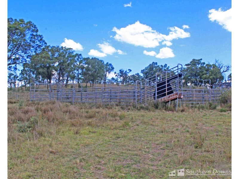 1061 Connolly Dam Road, Silverwood QLD 4370