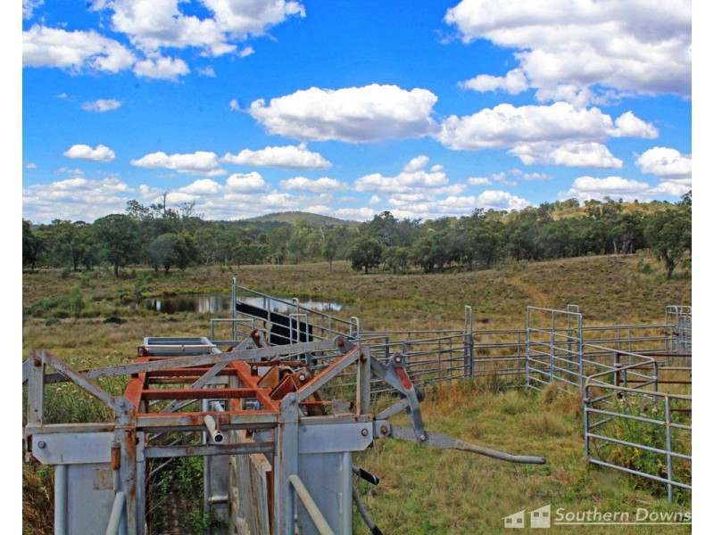 1061 Connolly Dam Road, Silverwood QLD 4370