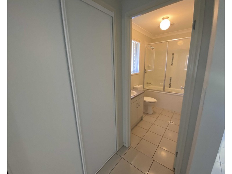 2/3 Rose Bud Court, Warwick QLD 4370