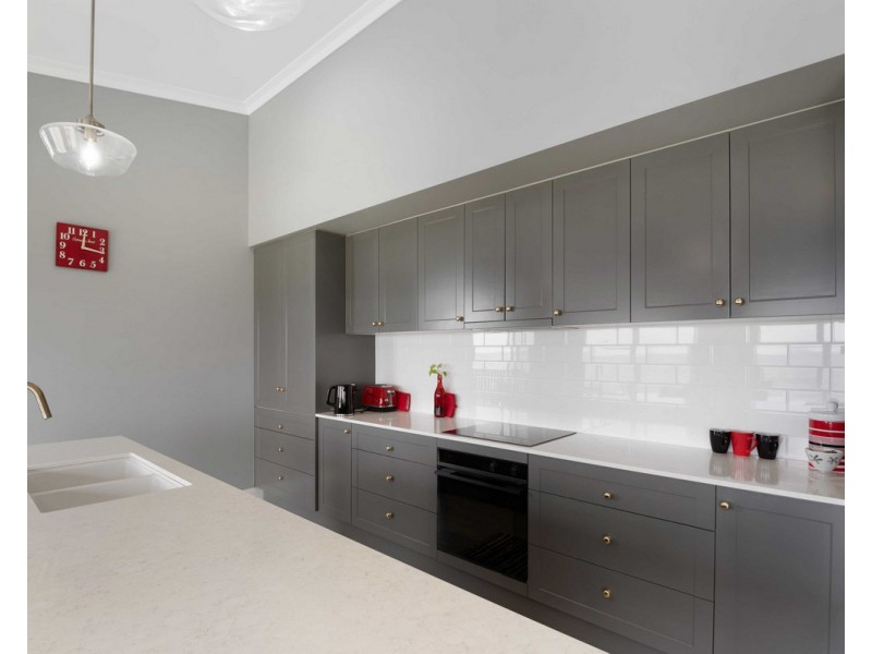 1 Derain Drive, Sladevale QLD 4370