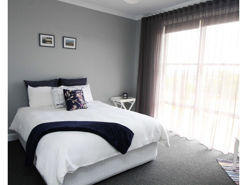 1 Derain Drive, Sladevale QLD 4370
