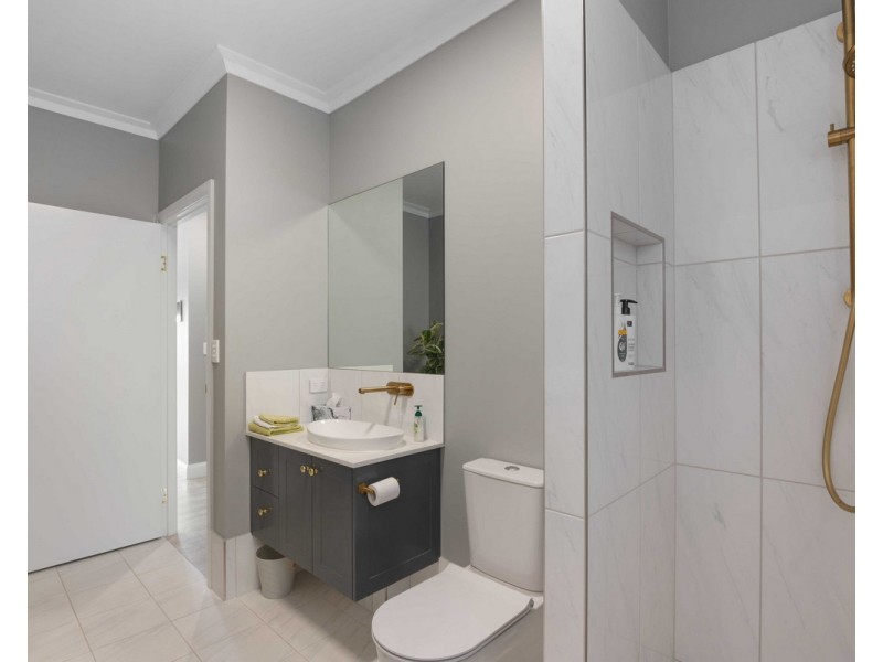 1 Derain Drive, Sladevale QLD 4370