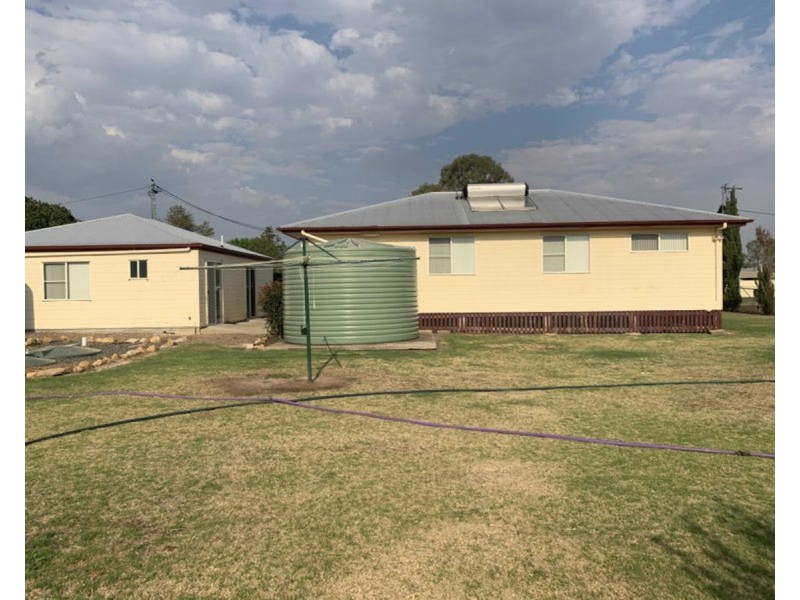 4 Arnold Street, Allora QLD 4362