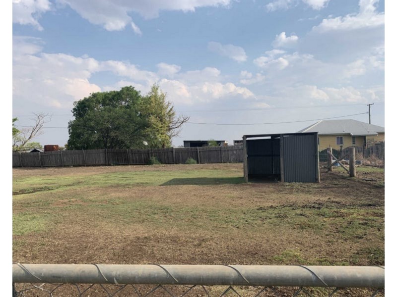 4 Arnold Street, Allora QLD 4362