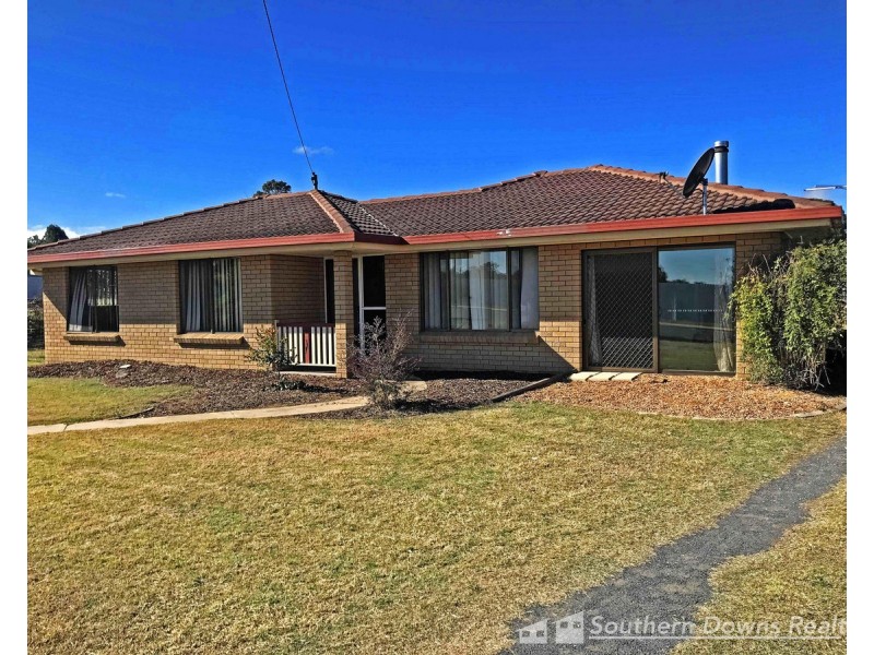 12 Briggs Street, Warwick QLD 4370