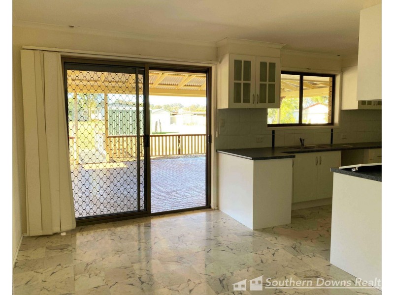 12 Briggs Street, Warwick QLD 4370