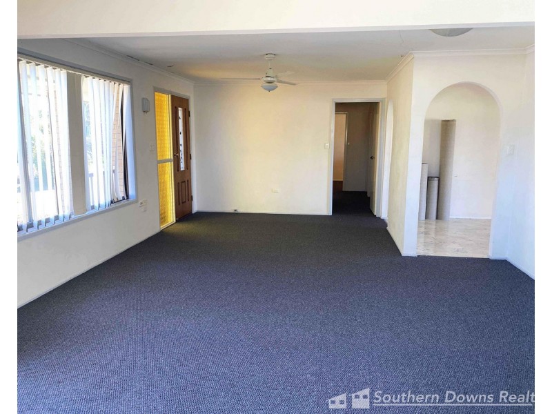 12 Briggs Street, Warwick QLD 4370